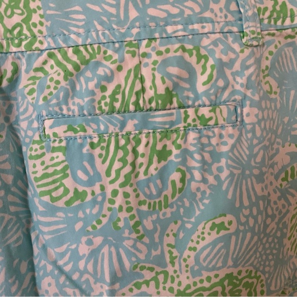 Lilly Pulitzer Walsh Shorts | Let’s Get Crackin’ print, size 6 - Picture 8 of 9